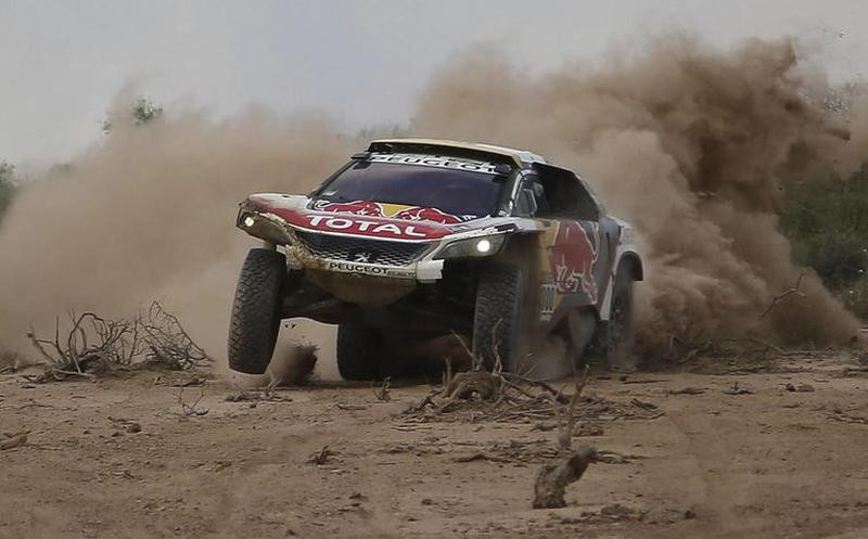 Piloto francu00e9s gana la tercera en Rally Dakar