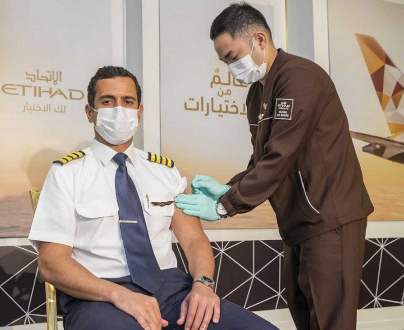Pilotos vacunados de Etihad Airways
