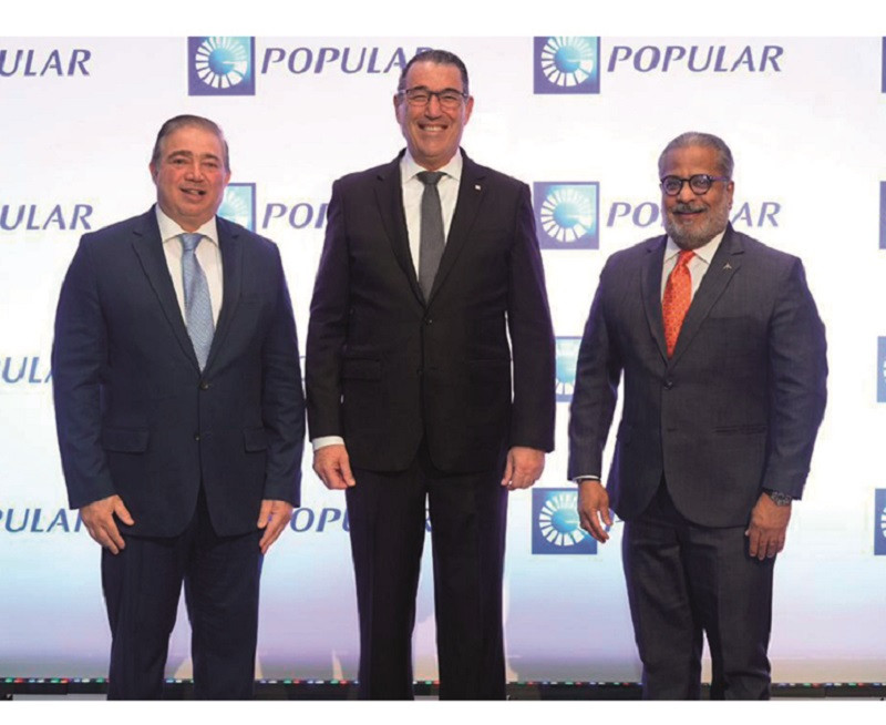 Hu00e9ctor Porcella, director general interino del IDAC, Juan Manuel Martu00edn de Oliva, vicepresidente de u00c1rea de Negocios Turu00edsticos del Banco Popular Dominicano y Josu00e9 Marte Piantini, presidente de la JAC