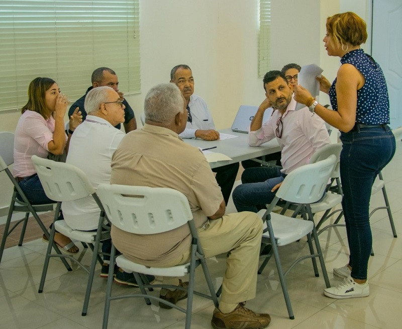 Mesas de trabajo del taller Hato Mayor