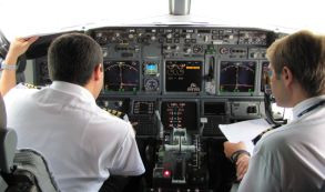 Cabina B73G pilotos