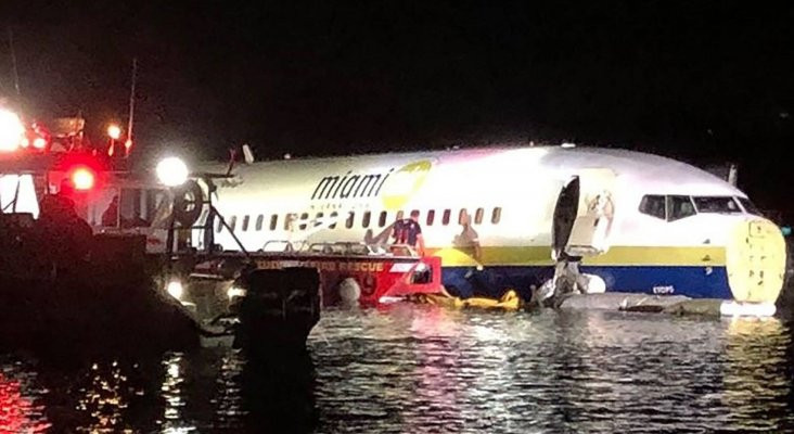 Avion 737