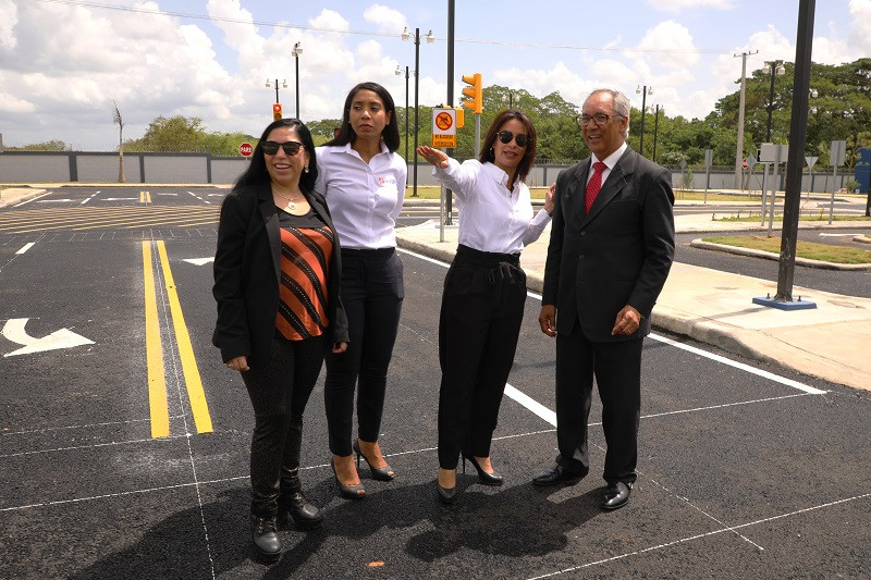 Funcionarios en Parque Infantil Educaciu00f3n Vial