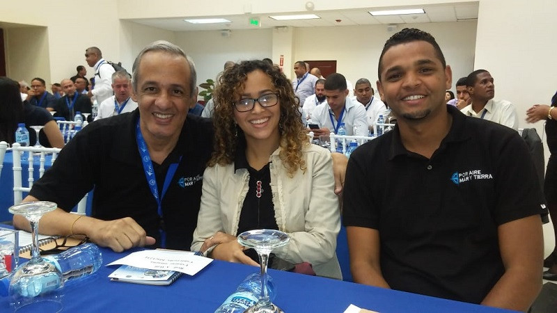 Equipo de Por Aire Mar y Tierra