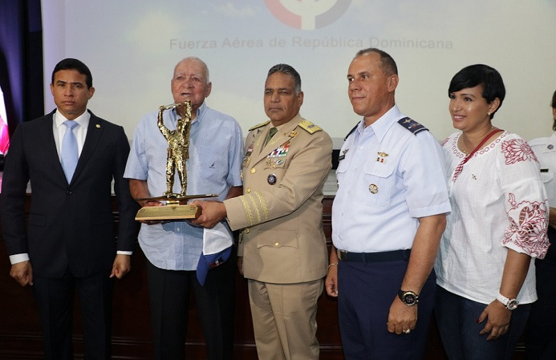 Fuerza Au00e9rea inaugura complejo deportivo