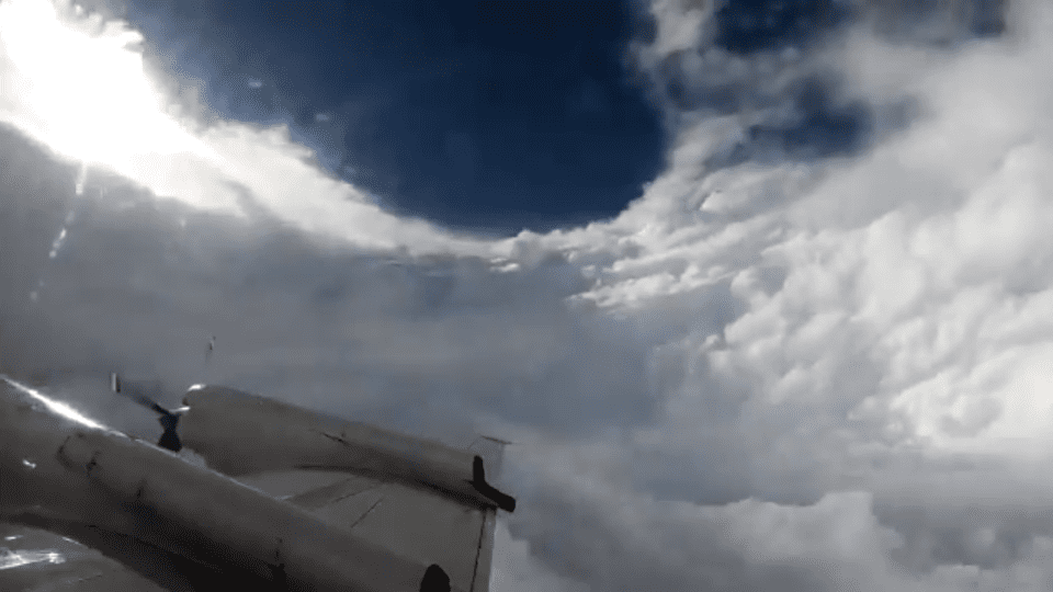 Aviu00f3n Cazatormenta