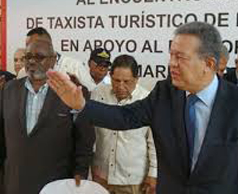 Leonel Fernandez y taxistas