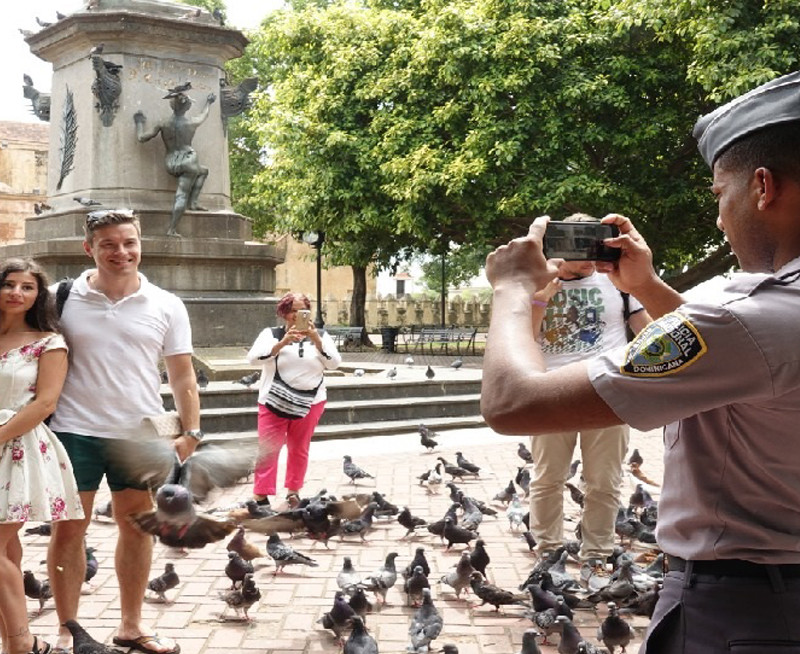 Policias y turistas