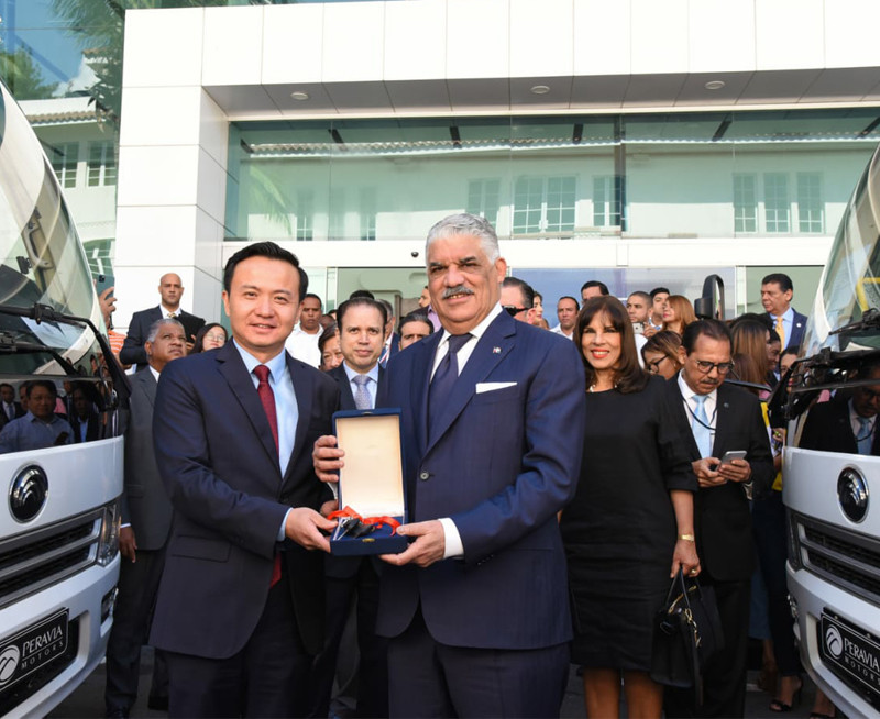 Zhang Run y Miguel Vargas 