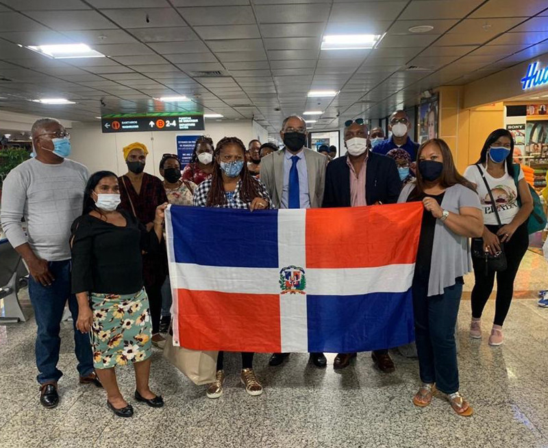 Dominicanos. a