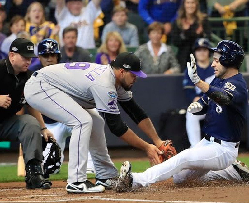 MLB. d