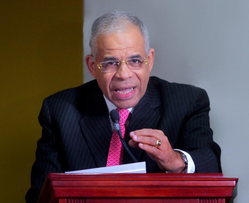 Carlos Manuel Estrella. m