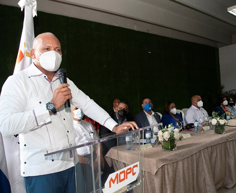 Viceministro Luis Bastardo habla en inicio del programa. T