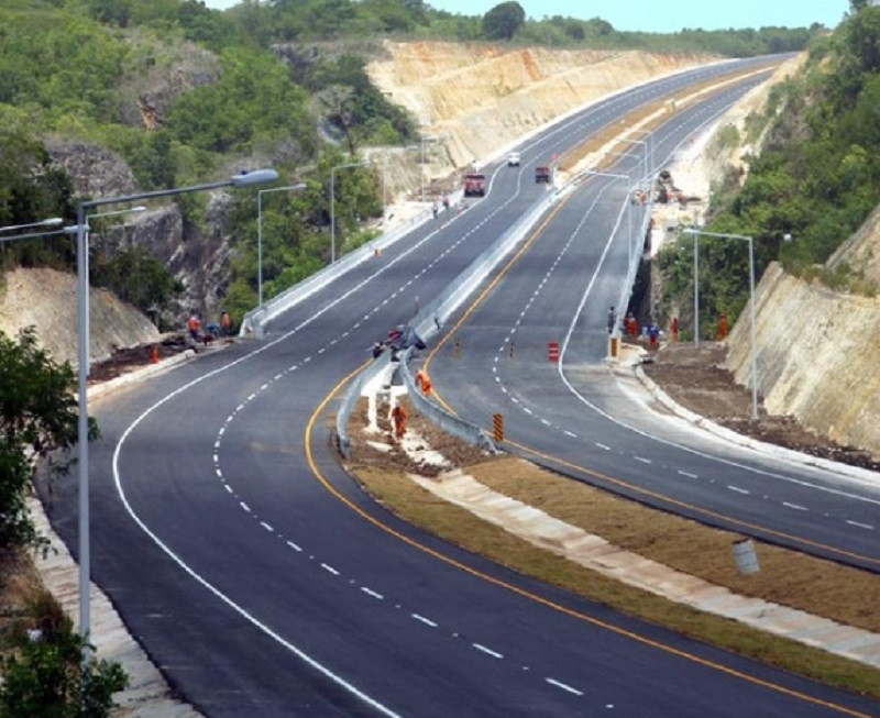Autopista El Coral 