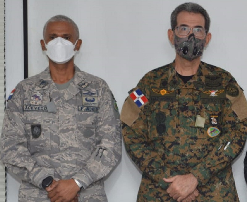 Coronel paracaidista Roberto Acevedo, FARD y Teniente General Carlos Luciano Du00edaz Morfa, ERD