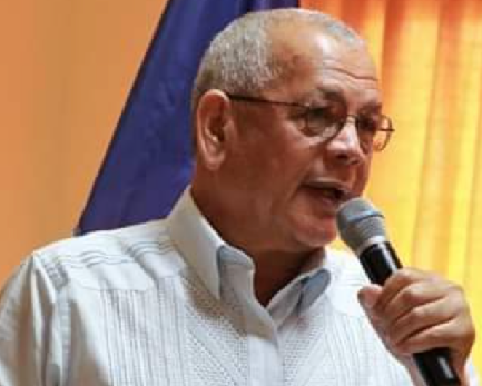 Manuel  Salazar