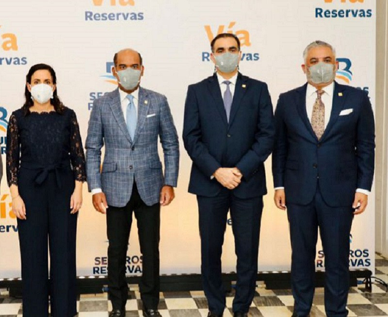Linda Sanchez, Victor Rojas, Carlos Alma y Luis Mejia