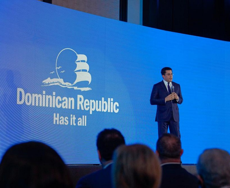 Ministro Turismo en encuentroTexas