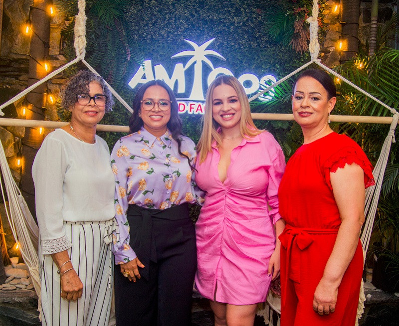 Lina Cabreja, Onasis Genao, Génesis Genao y Deisy Aybar.