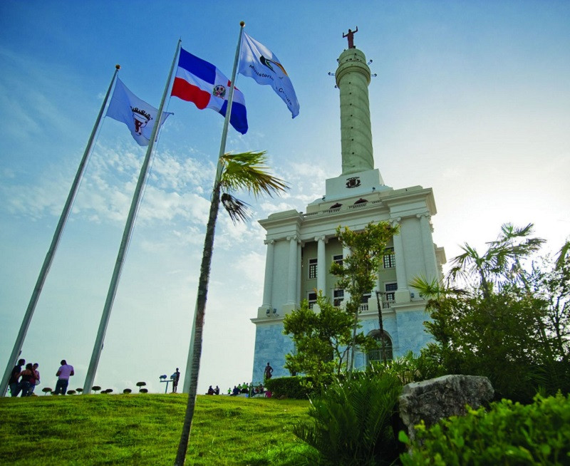 Monumento a los hroes de la restauracion