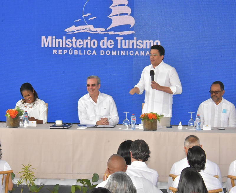 Ministro de Turismo David Collado