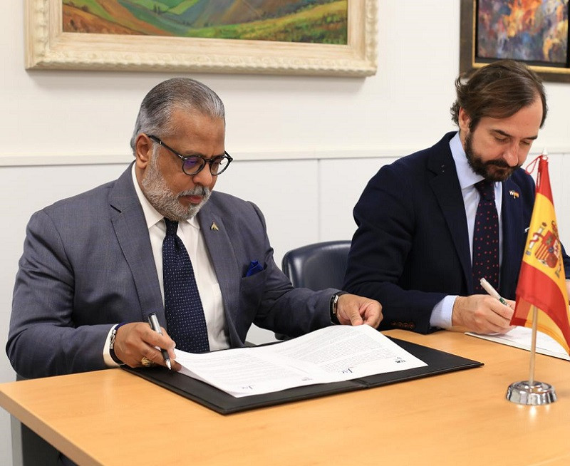 Josu00e9 Marte Piantini, presidente de la JAC y Arturo de la Heras Garcu00eda, presidente del Grupo Educativo UDIMA