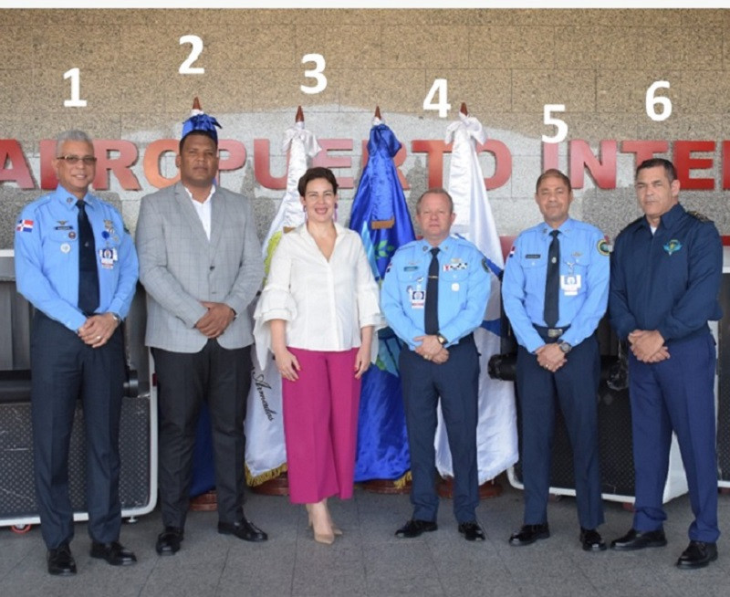 1. Coronel Piloto Vu00edctor Q. Santana Ramu00edrez, FARD, (DEM), director de Operaciones del CESAC.