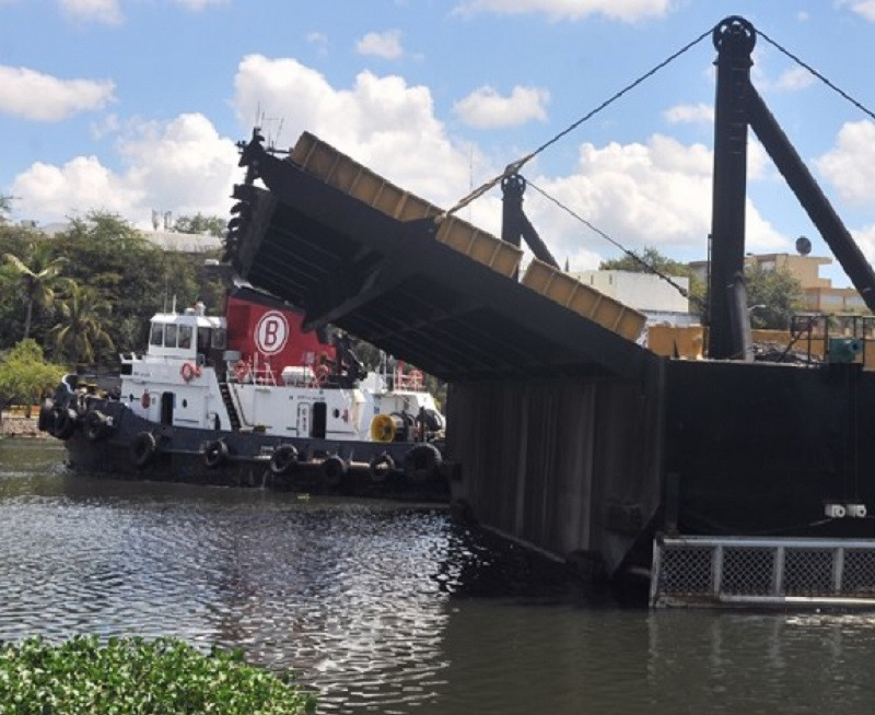 Puente flotante