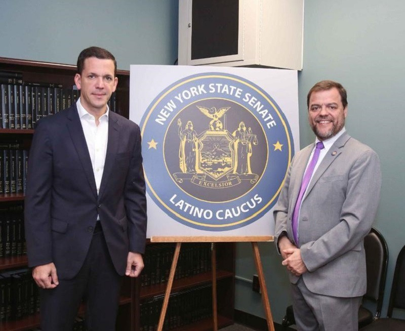 Senado y NY aprueba homologaciu00f3n de licencia de conducir