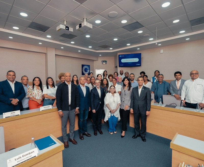 Los participantes de la charla profundizaron en cu00f3mo gestionar sus gastos fijos y variables de manera efectiva.