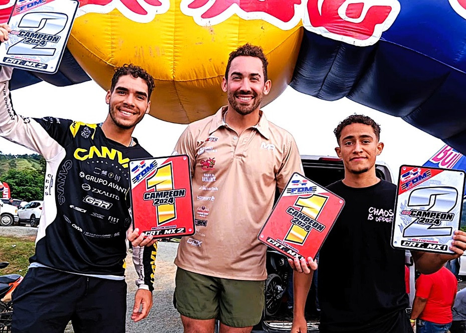 1 Darnell Lantigua, subcampeón MX 1 para expertos, Franklin Nogueras, campeón de M1 y MX 2, Jefrey Taveras, segundo MX 1 expertos