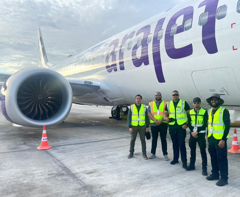 Equipo Arajet entrenamiento Boeing