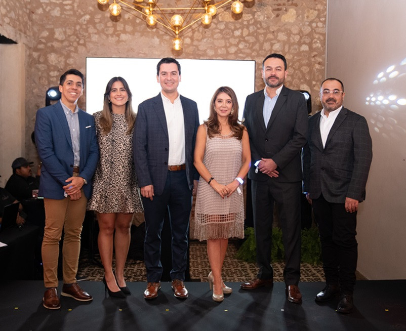José Polanco, Juliana Gene, Iván Henao, Liliana Tovar, Iván Sabogal y Hernán Tarazona
