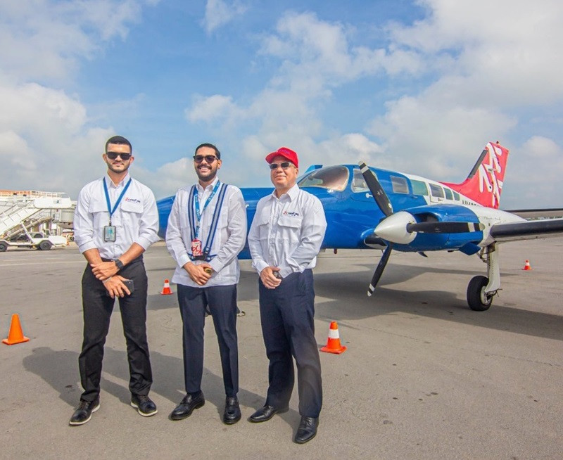 Capitan Felipe Santana, Geraint Maria Barrot,  capitán Carlos Matos