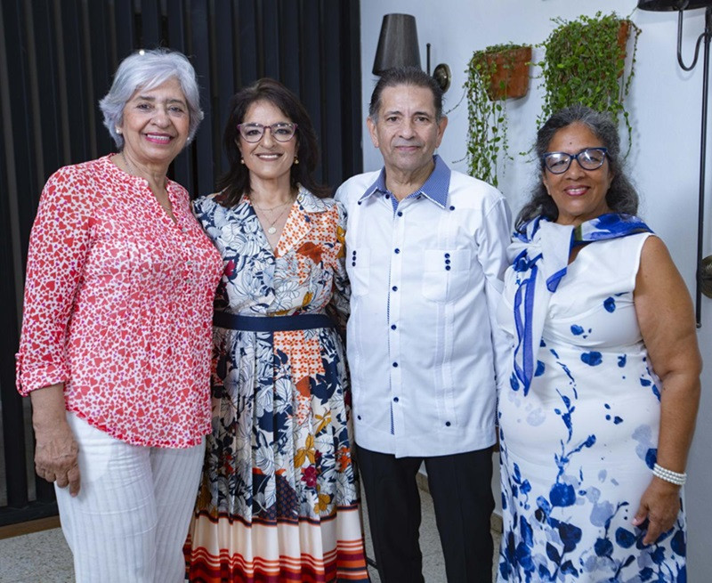 Danny de Toribio, Cristina Toribio, Luis Félix Toribio y Evelyn Toribio.