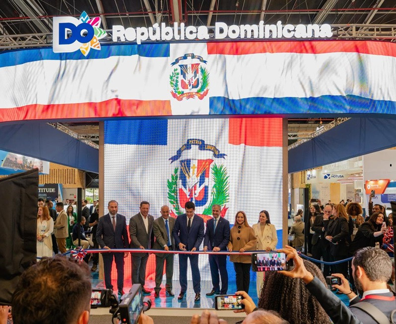 Inauguracion stand RD Anato