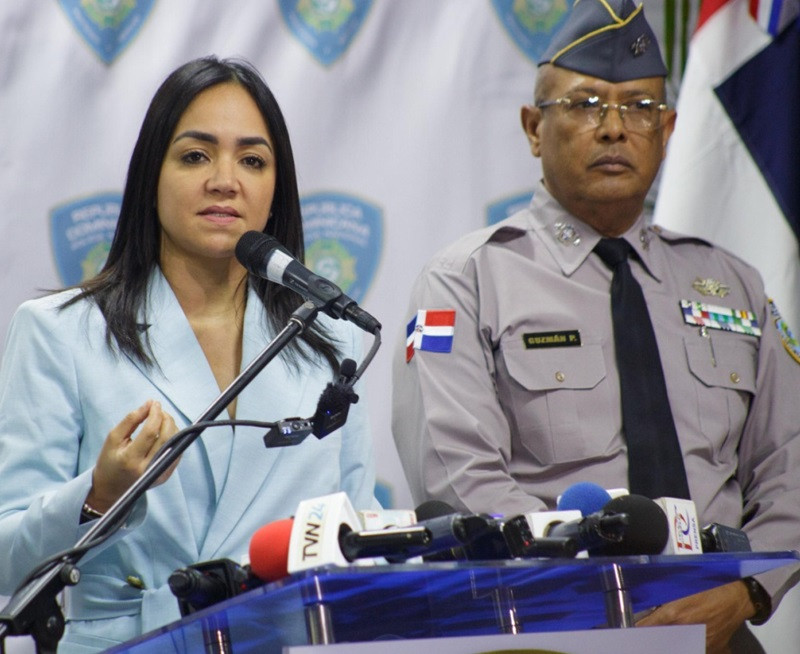 Raful ofrece declaraciones a la prensa en el Palacio de la Policía Nacional