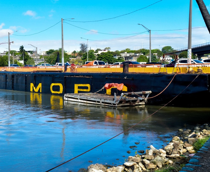 Puente flotante