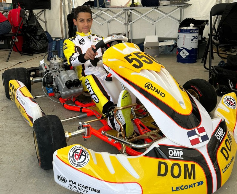 Luis Cifre en el GoKart que participa en el  FIA Academy Trophy en España.