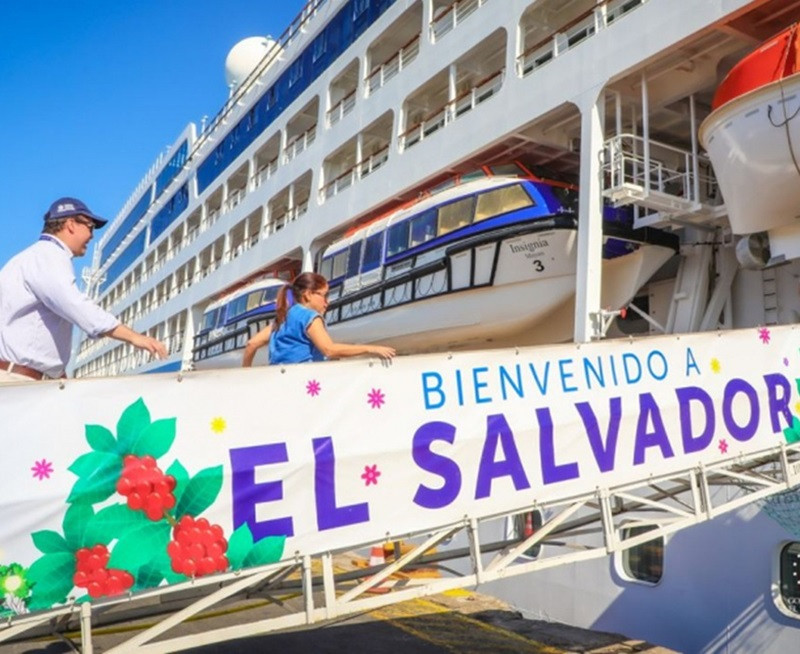 Crucero en el Salvador